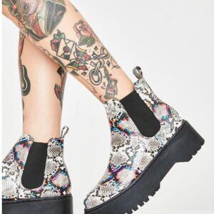 TOXIC TURN CHELSEA BOOTS